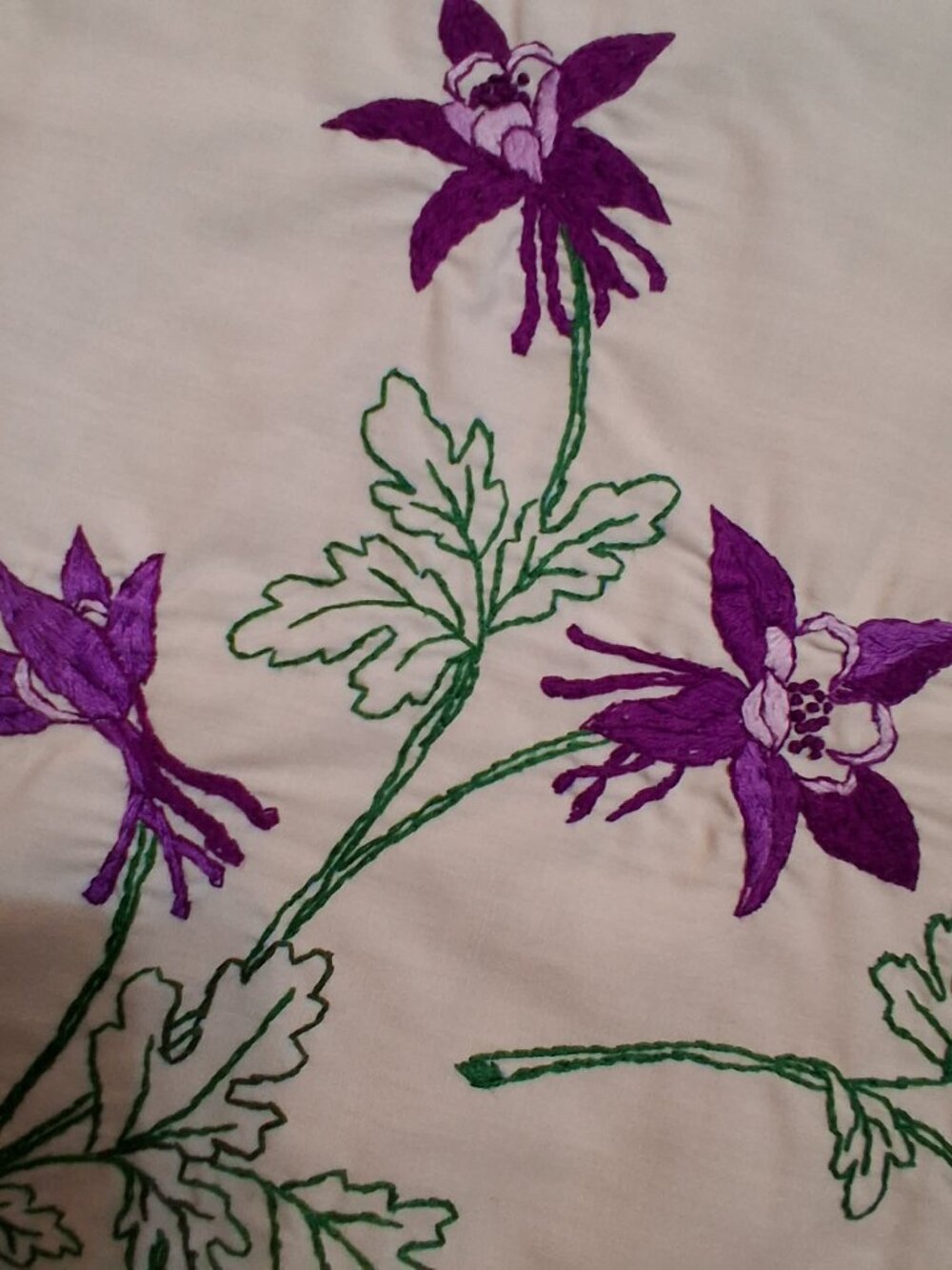 Embroidered Table Runner/Purple Flowers - Picture 3 of 6